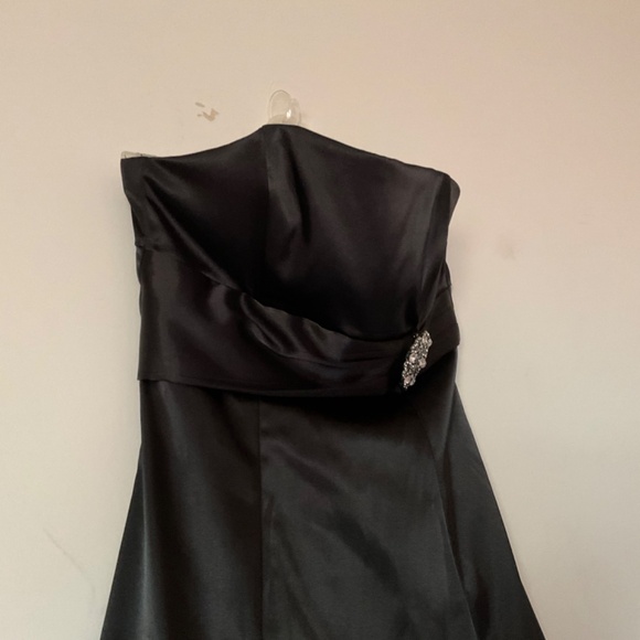 Short Strapless Black Satin Party Dress Size 3/4 - Picture 4 of 11